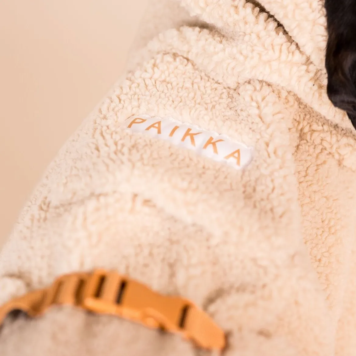 PAIKKA Sherpa Hundtröja Beige