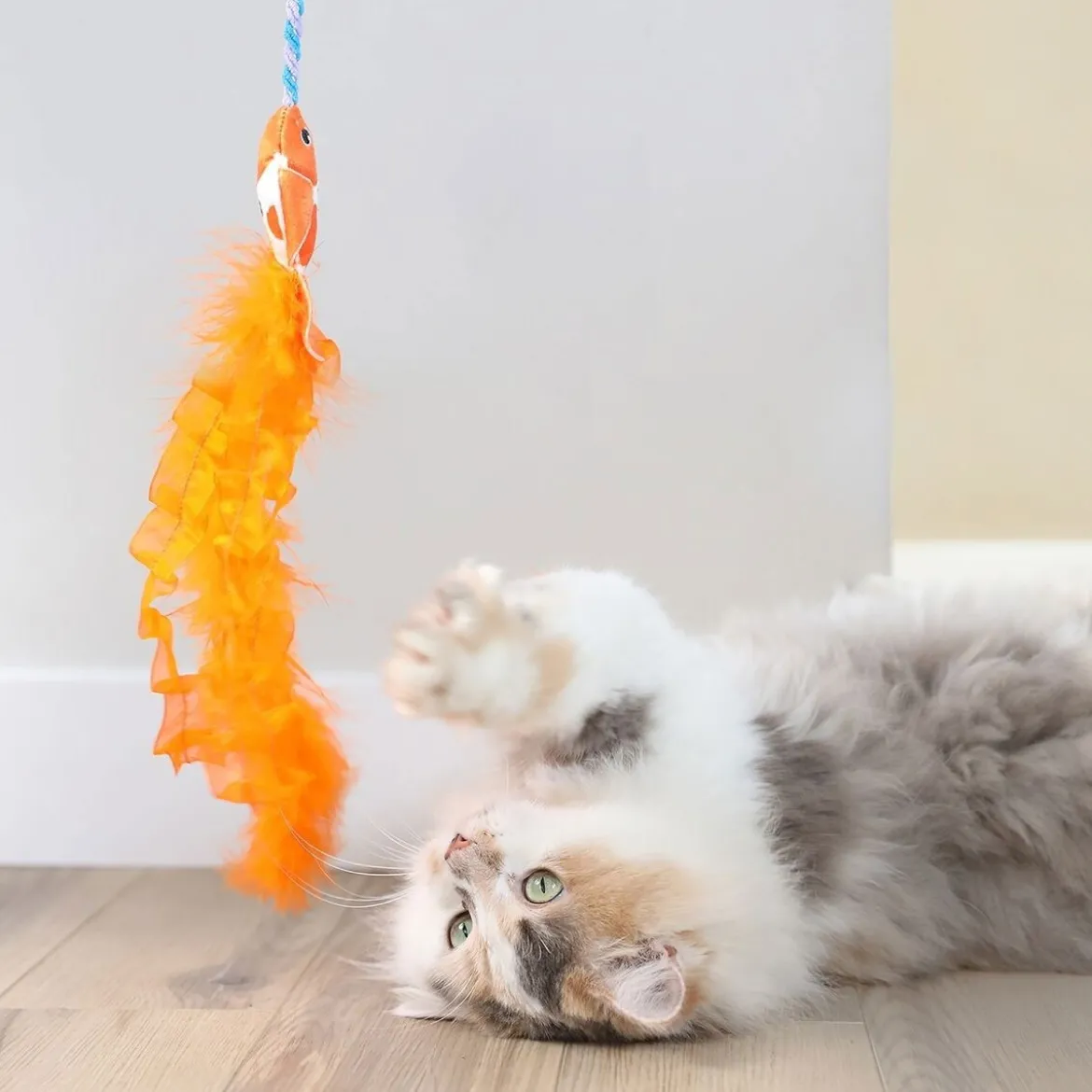 Quirky Kitty Kattspö med Fisk & Fjädrar